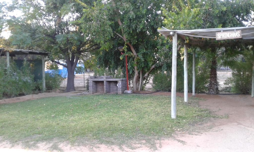 Askham Kalahari Camelthorn Guesthouse And Camping מראה חיצוני תמונה
