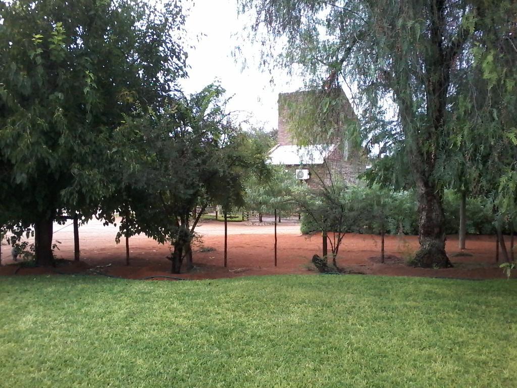 Askham Kalahari Camelthorn Guesthouse And Camping מראה חיצוני תמונה
