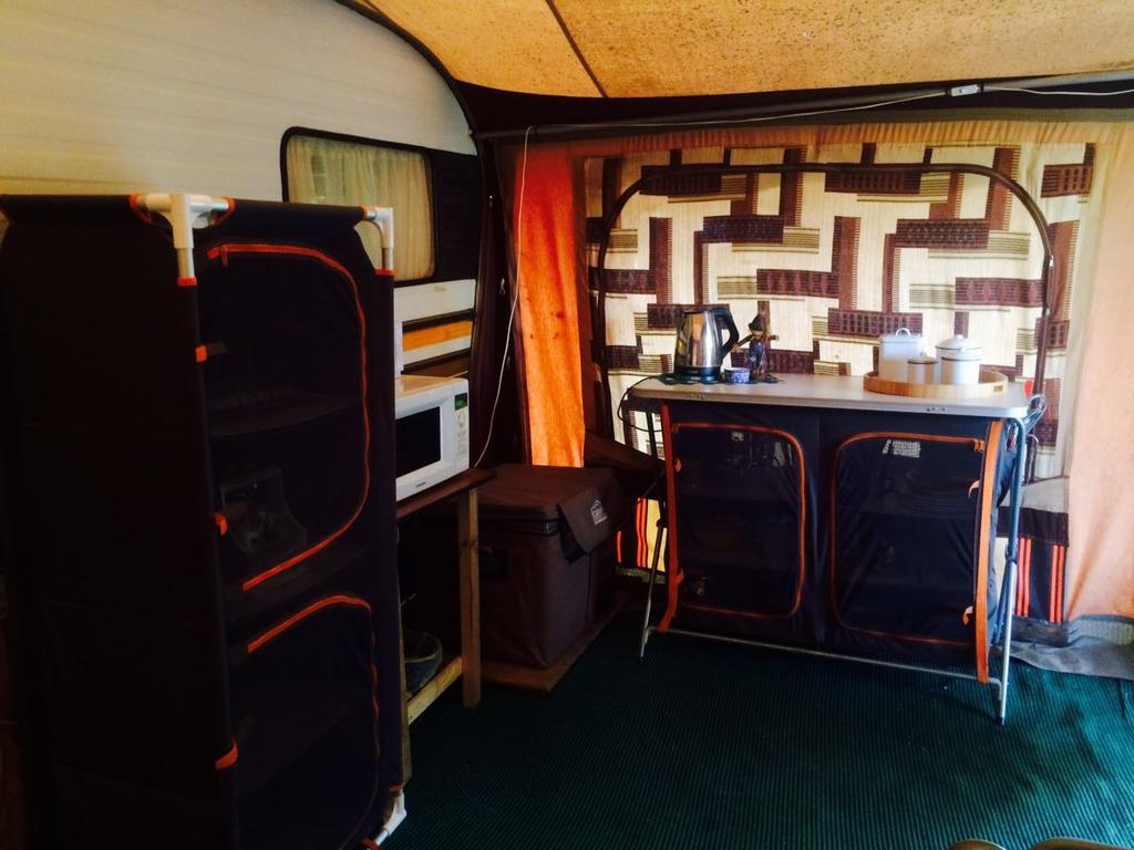 Askham Kalahari Camelthorn Guesthouse And Camping חדר תמונה