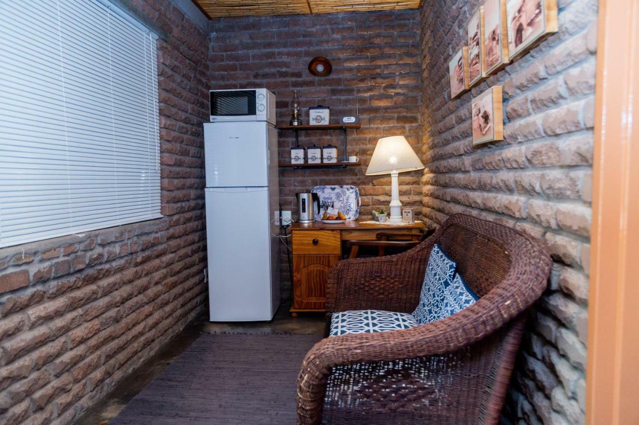 Askham Kalahari Camelthorn Guesthouse And Camping מראה חיצוני תמונה
